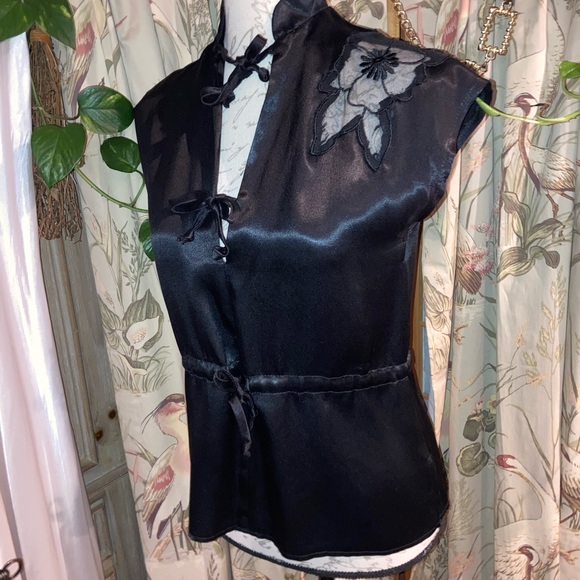Vintage 70s Sleeveless Top Black Satin Finish Embroidered Details Ties sz Medium - Picture 4 of 11